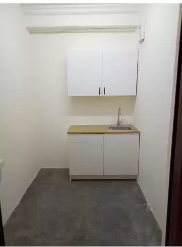 住宅 就绪物业 1 间卧室 U/F 公寓  出租 在 萨德 , 多哈 #7495 - 1  image 